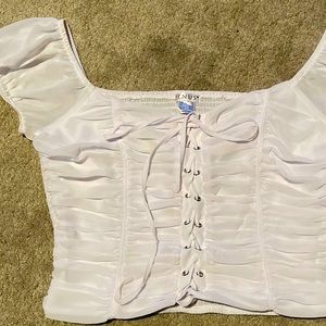 Cropped Scrunched White Top w/Ties ✨